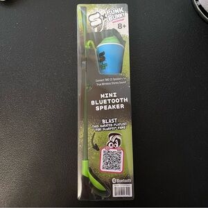Speaker/straw